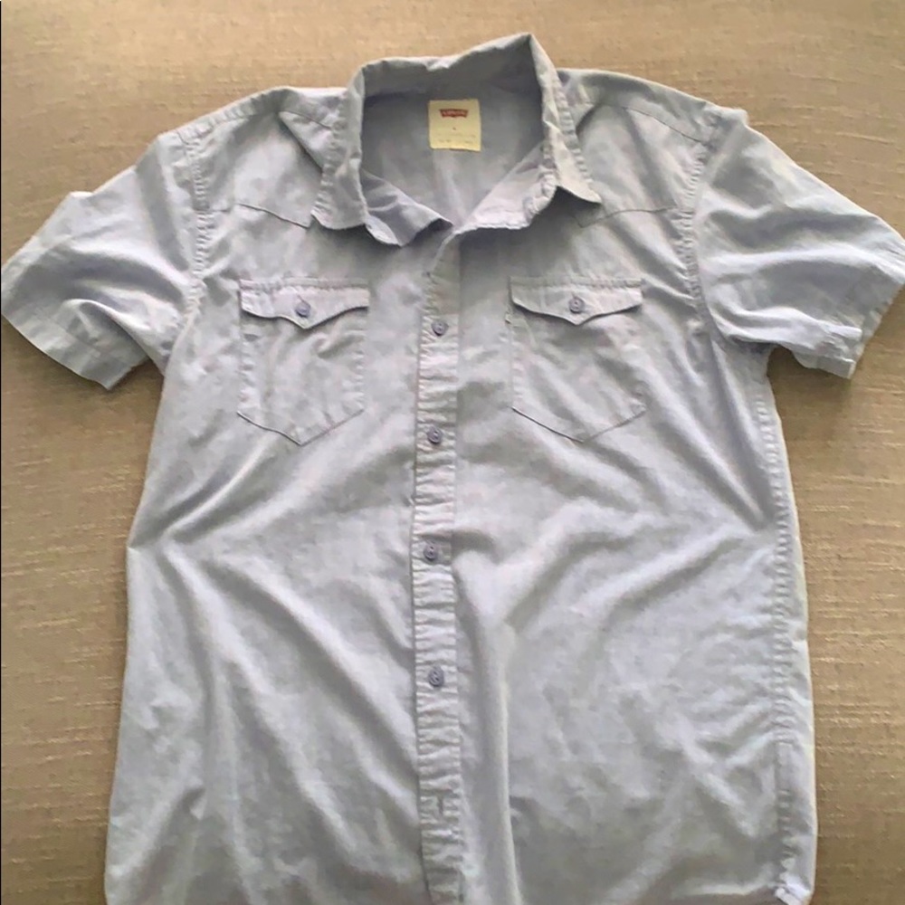Men’s Levi button down short sleeved shirt